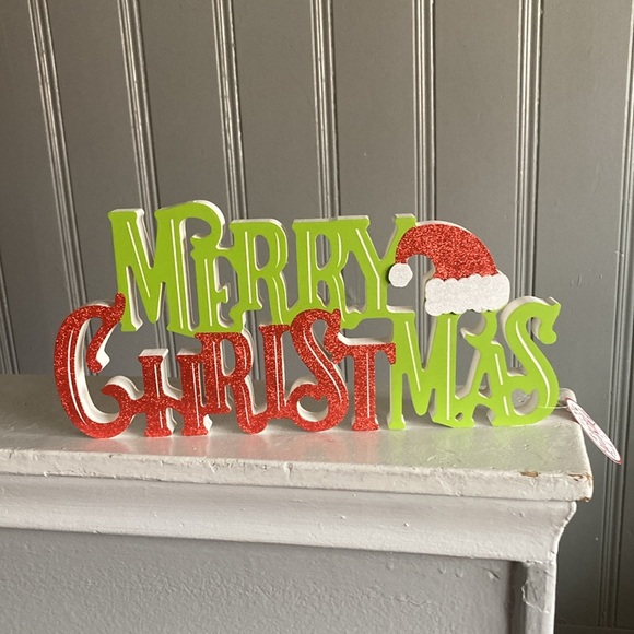 NWT-Beautiful Glittered- Gleaming Red & Green- Merry Christmas Wooden Decor Sign - Picture 14 of 17